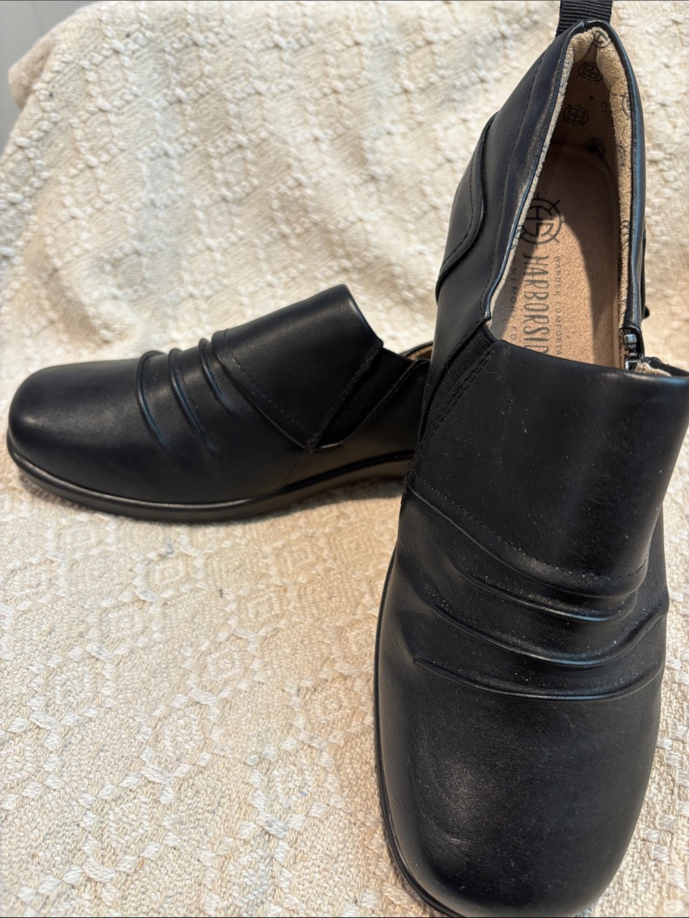 NWOT Harborsides Black Slip-On Loafers